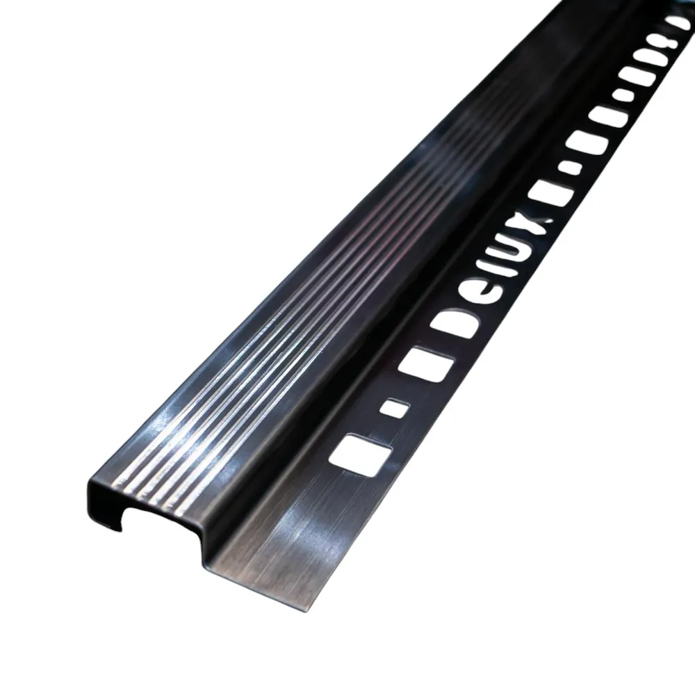 [92039] Perfil De Piso Escalon 2.50Mt Negro Mate