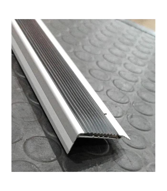 [92043] Perfil Escalon con Goma Antideslizante Aluminio 2.50m